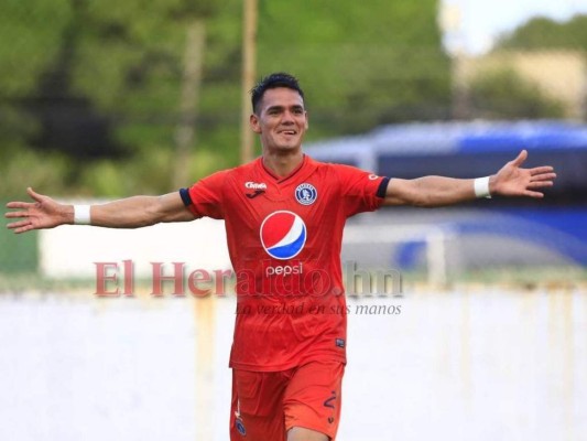 ¡Se lo perdió! Moreira falla el 1-0 bajo el arco