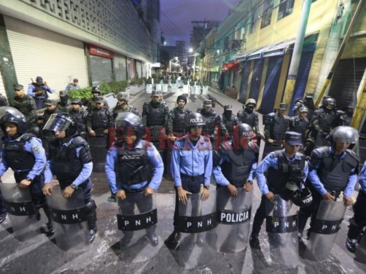 Bajo fuertes medidas de seguridad eligenel junta directiva del Congreso Nacional