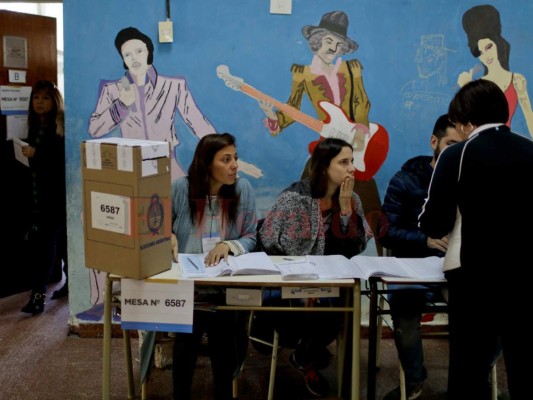 Macri amplía su poder en el Congreso; Fernández senadora