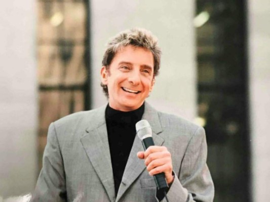 El cantante Barry Manilow se declara homosexual a los 73 años