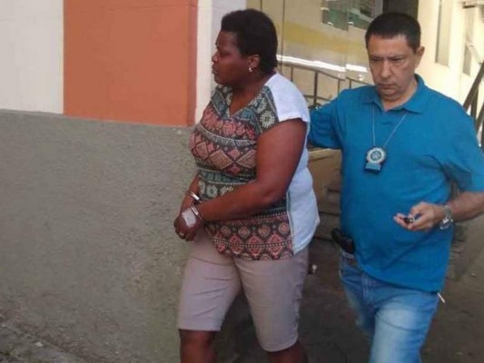 Detienen a mujer brasileña que fingió tener coronavirus