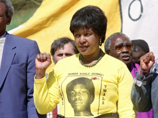 Winnie Mandela, una controvertida figura de la lucha contra el apartheid