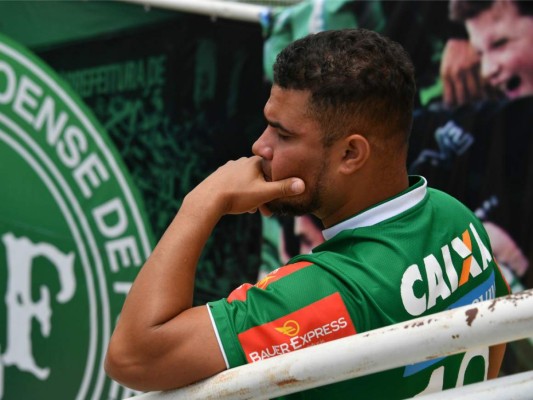 Luto, dolor y llanto en el estadio del Chapecoense en Brasil