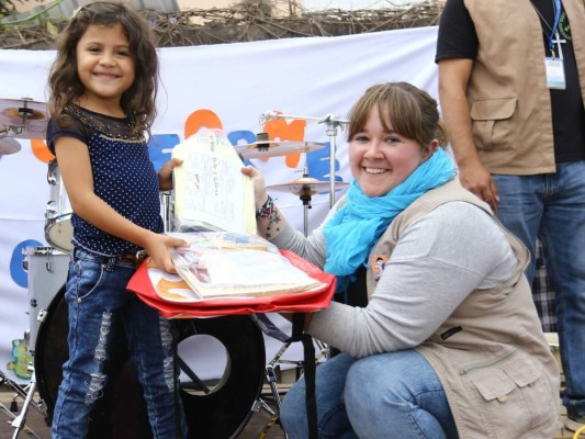 &nbsp;Compartimos alegría y útiles escolares en la colonia Nueva Suyapa de Tegucigalpa