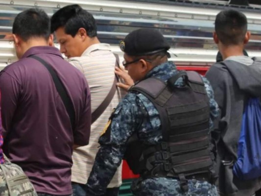 Detienen en Guatemala a 44 hondureños durante operativo contra migración ilegal