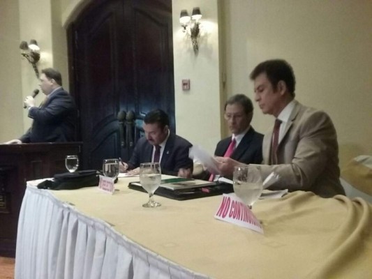 Dirigentes de Oposición discuten tema de reelección presidencial