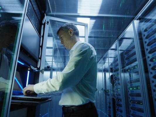 ¿Por qué debo almacenar los datos de mi empresa en un data center?