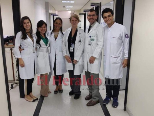Nancy compartió con EL HERALDO esta imagen en la que aparece junto a su grupo de compañeros de Sueño en São Paulo.