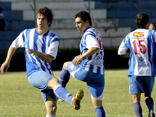 ¡Salvador Cabañas vuelve a las canchas!