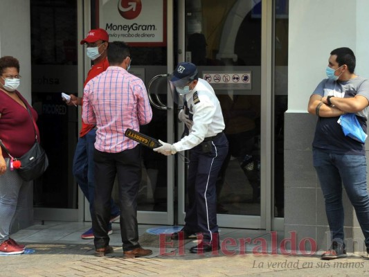 Los capitalinos en medio del Covid-19, unos acatan medidas, otros las ignoran