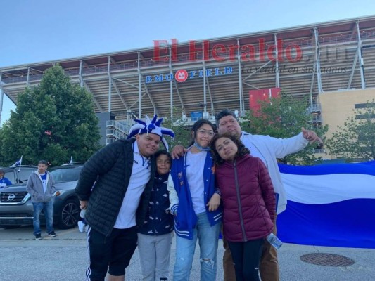 La fiesta catracha en el BMO Field durante el Honduras - Canadá (Fotos)