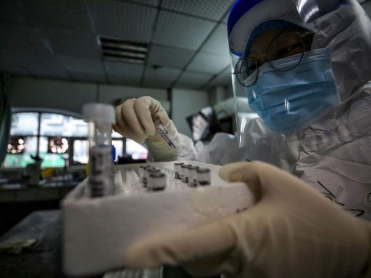 Más de 130 terapias contra Covid-19 en estudio, según industria farmacéutica&nbsp;