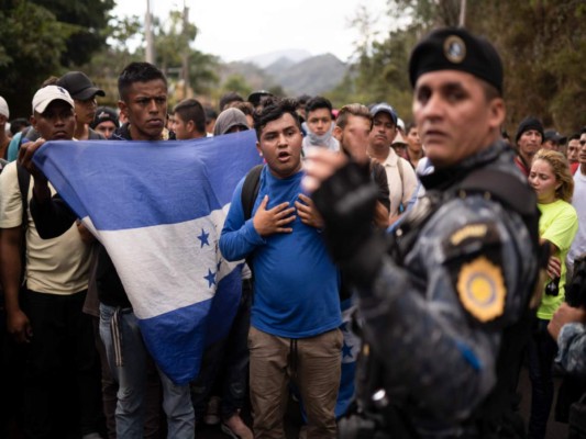 Desesperanza impulsa la continua emigración de hondureños