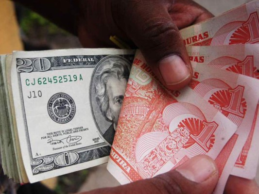 Moneda se devalúa 47 centavos y ronda los L 23 por dólar