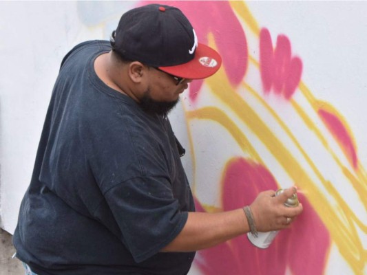 Piscinas, toboganes y el arte del graffiti presentes en colonias capitalinas