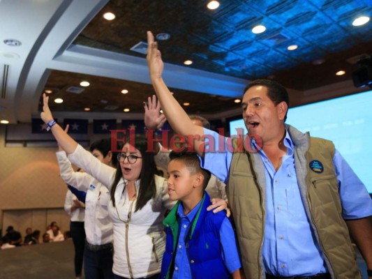FOTOS: Juan Orlando Hernández celebró su victoria como presidente Honduras