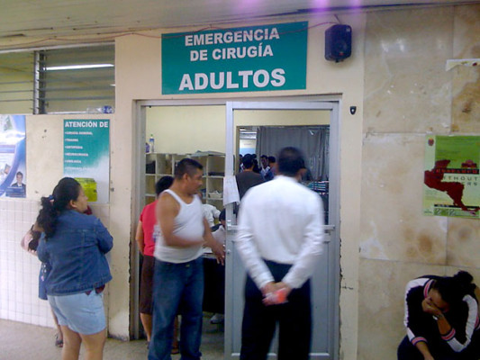 Enfermeras auxiliares dan plazo de 24 horas a autoridades para cumplir pliego de peticiones