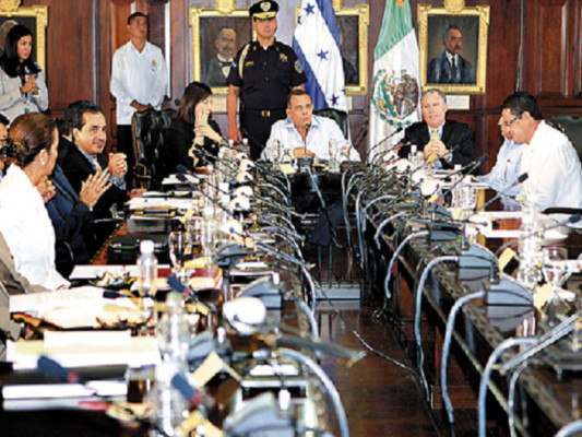 Afloran regaños en Consejo de Ministros