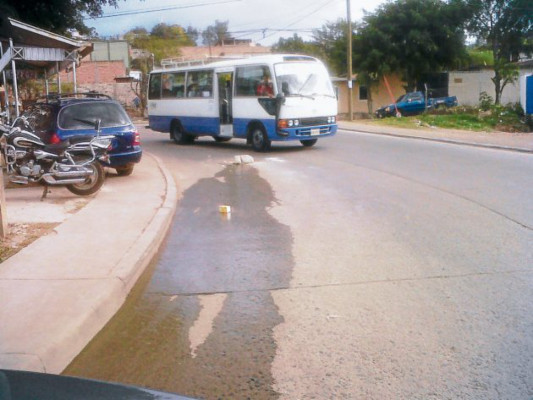 Colocan tapadera en cloaca de Nueva Suyapa