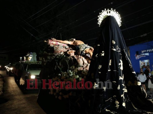 FOTOS: Así fue el recorrido del Santo Entierro de Jesús