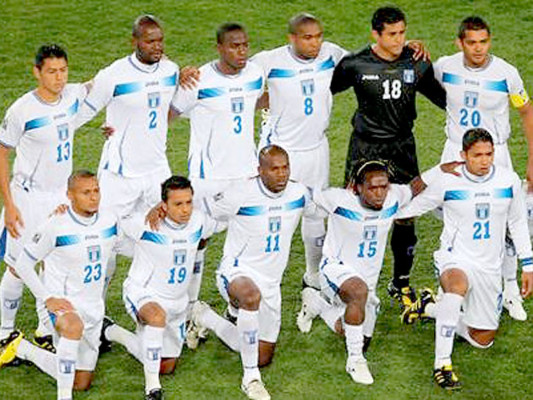 Selección de Honduras estrenará camisa en la eliminatoria a Brasil