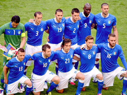 Cassano espera que no haya jugadores gays en la selección italiana