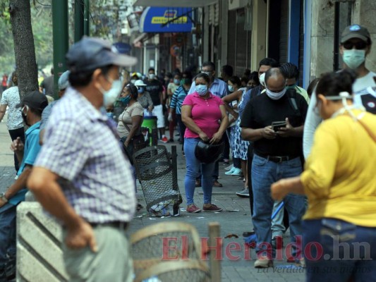 Los capitalinos en medio del Covid-19, unos acatan medidas, otros las ignoran