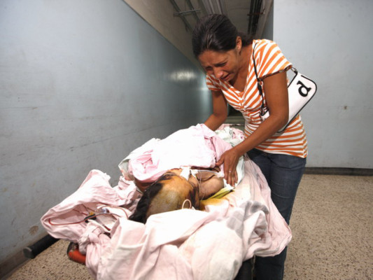 Fallece menor abandonado en carretera de Honduras tras identificarlo su madre