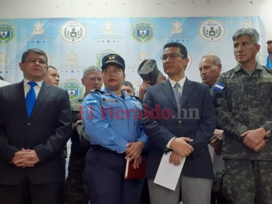 Nombran militares y policías que asumen control de cárceles en Honduras