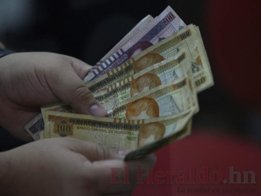 El décimo cuarto salario: ¿invertir o gastar ese ingreso?