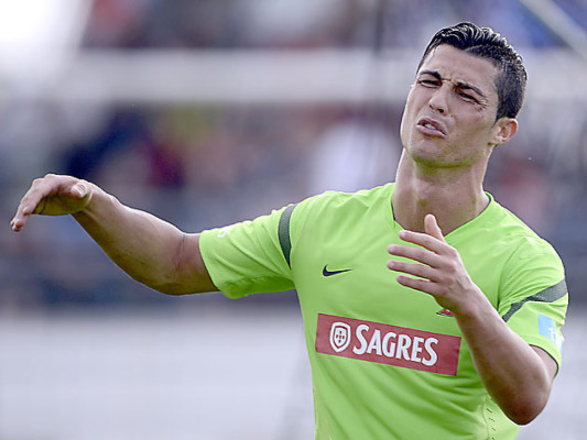 Cristiano Ronaldo no quiso firmar autógrafo a niña