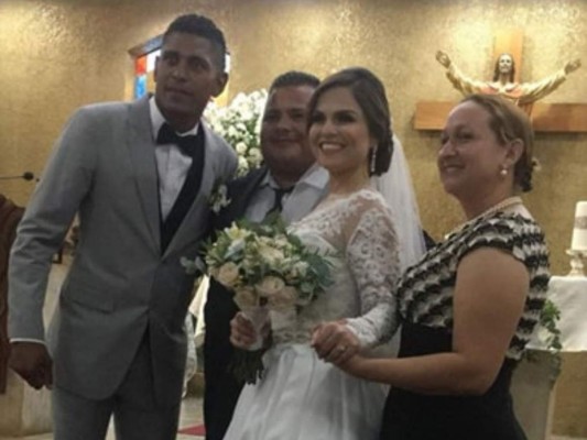 Las fotografías que dejó la boda entre Carlo Costly y Karen 'Tita' Torres