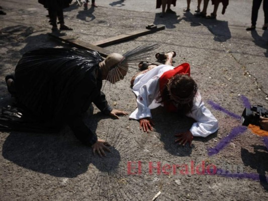 Las mejores imágenes de las dramatizaciones de los hondureños sobre el calvario que vivió Jesús
