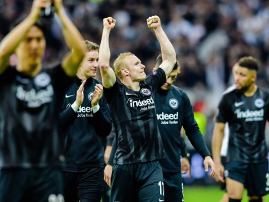 El Eintracht Fráncfort remonta al Benfica y pasa a semifinales de la Europa League