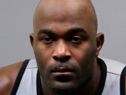 Arrestan a exastro de la NFL Mario Williams por allanamiento&nbsp;&nbsp;