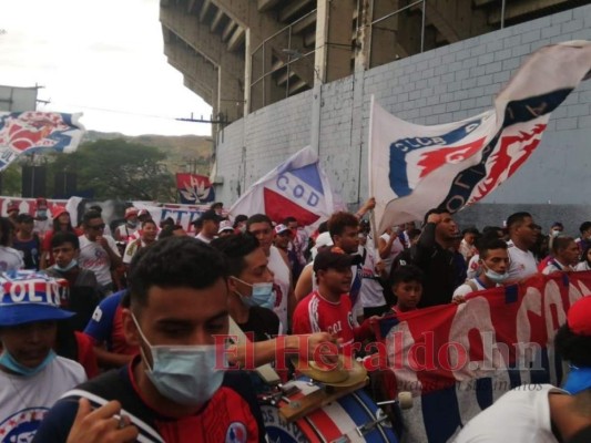 FOTOS: El carnaval de la Ultra Fiel a las afueras del Estadio Nacional