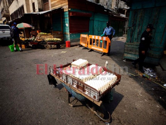 FOTOS: Capitalinos se abastecen durante quinta semana de cuarentena