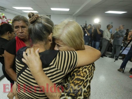FOTOS: Tristeza y consternación en velorio del exalcalde capitalino Roberto 'El Pelón' Acosta