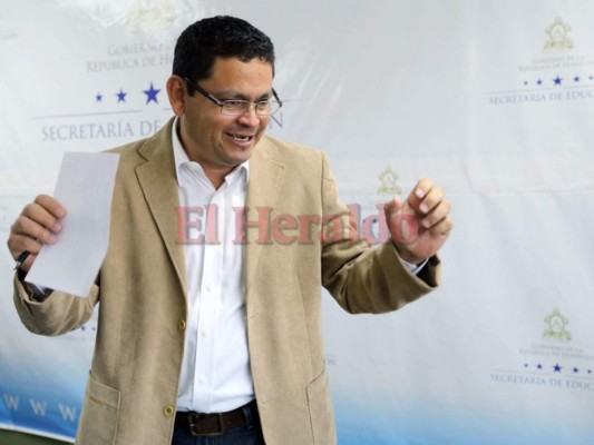 Marlon Escoto se instala en rectoría de la Universidad Nacional de Agricultura