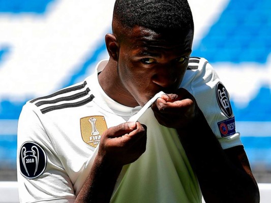 El joven brasileño Vinicius Jr llega emocionado al Real Madrid