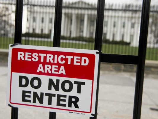 Detienen a una persona que intentó ingresar a la Casa Blanca