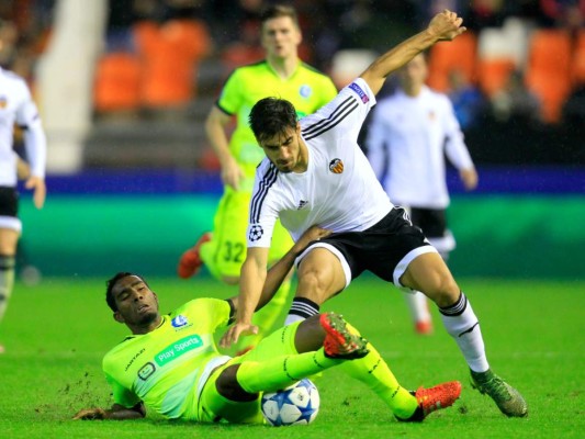 Barcelona cumple en Bielorrusia con goles de Rakitic y un gran Neymar