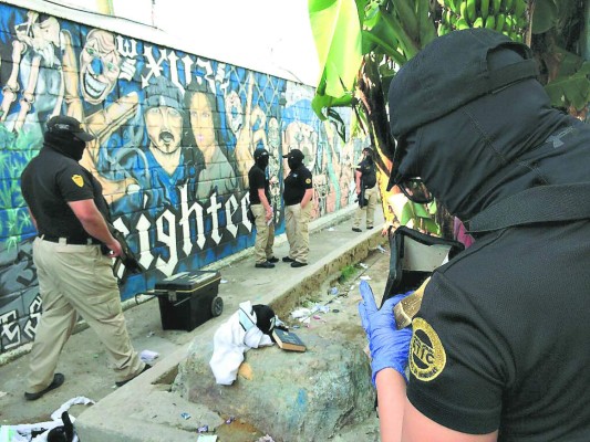 En tres videos y 18 libros buscan identidad de cómplices de la fuga de Támara