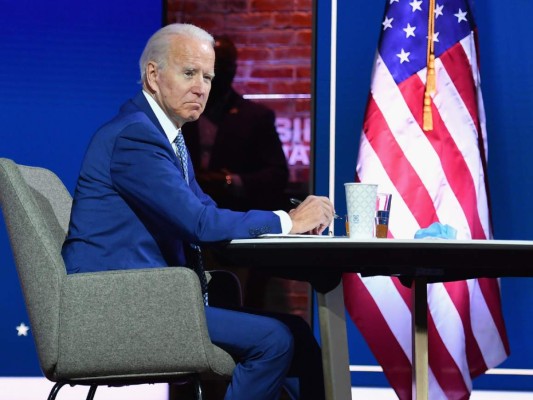 Biden: Noticia sobre vacuna da 'esperanza' pero queda una larga batalla