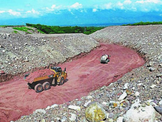 Tanque de combustible pone en riesgo certificación del aeropuerto de Palmerola