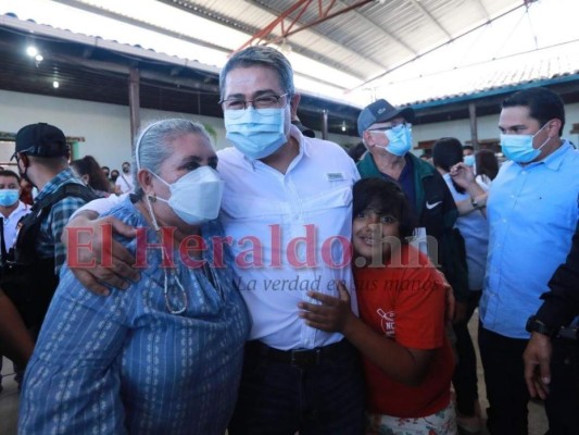 Hasta Gracias, Lempira, se trasladó Juan Orlando Hernández para votar (FOTOS)