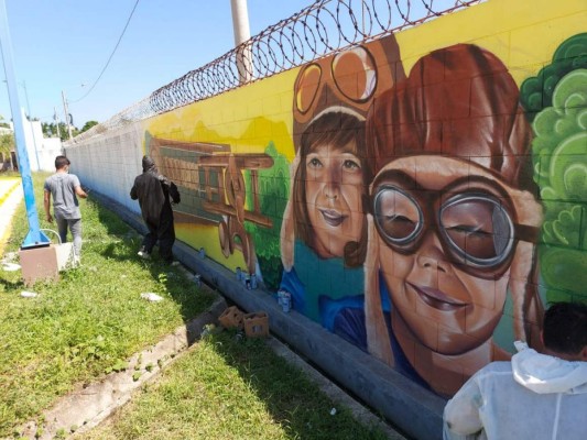 Con grafitis, jóvenes promueven valores positivos y descubren amor por el arte