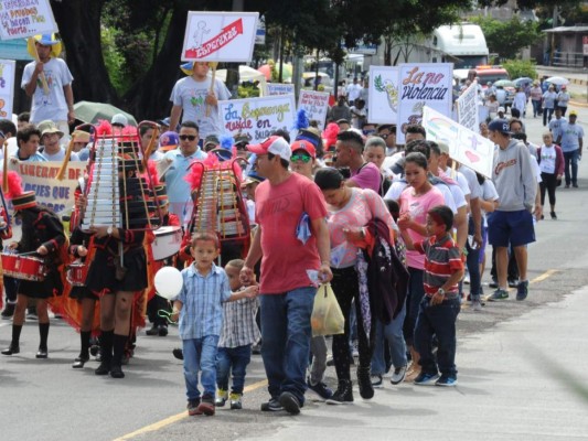 Fotos: Así fue el ambiente que grandes y pequeños vivieron en la marcha por la paz