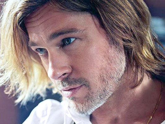 Un Brad Pitt poético y sexy, la nueva cara de Chanel N°5