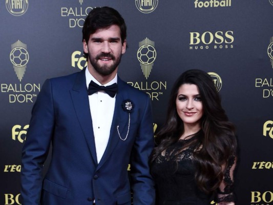 El brasileño Alisson Becker gana Trofeo Yashin al mejor arquero del año